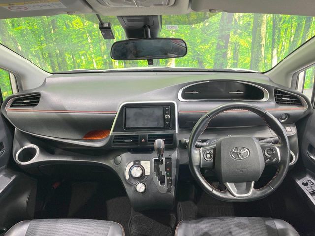 Toyota Sienta 2