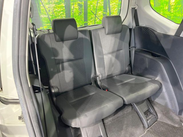 Toyota Sienta 10