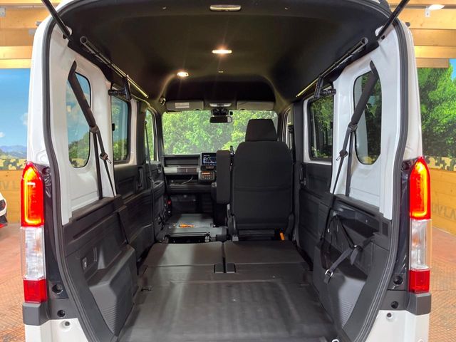 Honda N-VAN 10