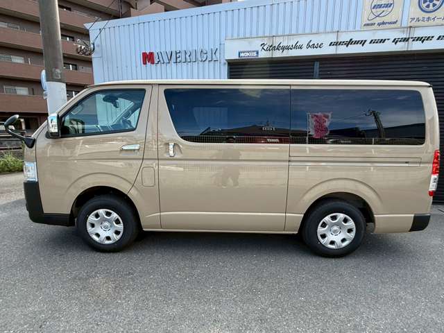 Toyota Hiace Van 3