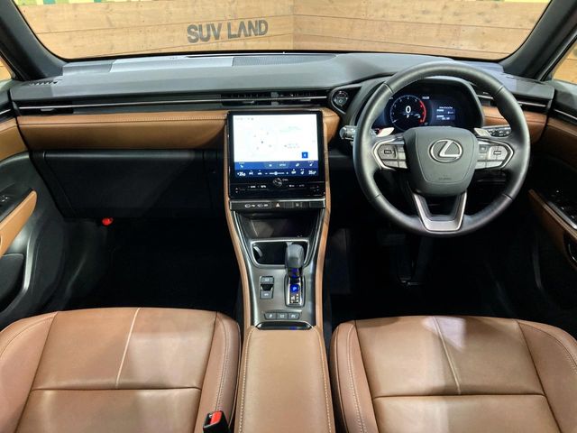 Lexus LBX 2