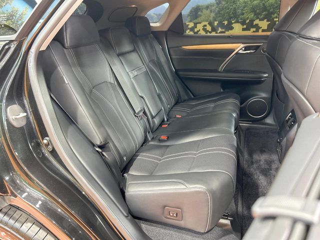 Lexus RX 9