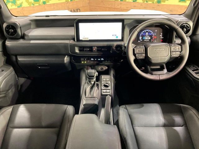 Toyota Land Cruiser FJ 2