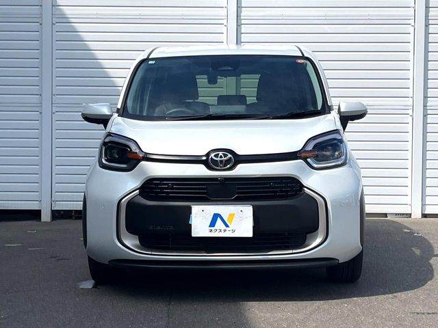 Toyota Sienta 12