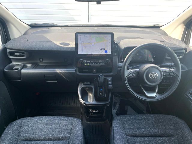 Toyota Sienta 2