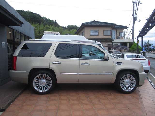 Cadillac エスカレード 4