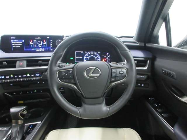 Lexus UX 4