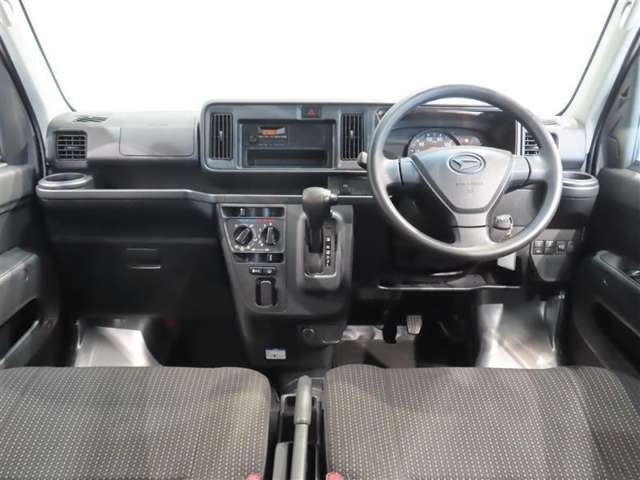 Daihatsu Hijet Cargo 6