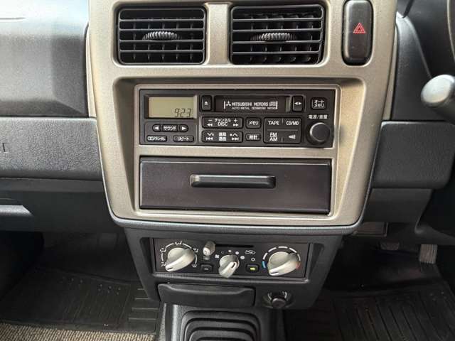 Mitsubishi Pajero Mini 12