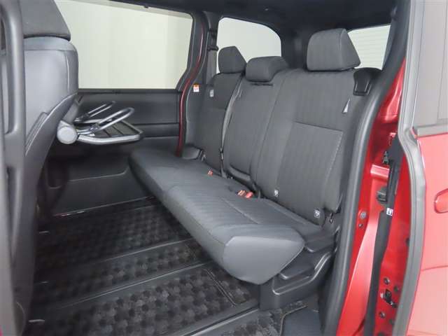 Toyota Noah 11