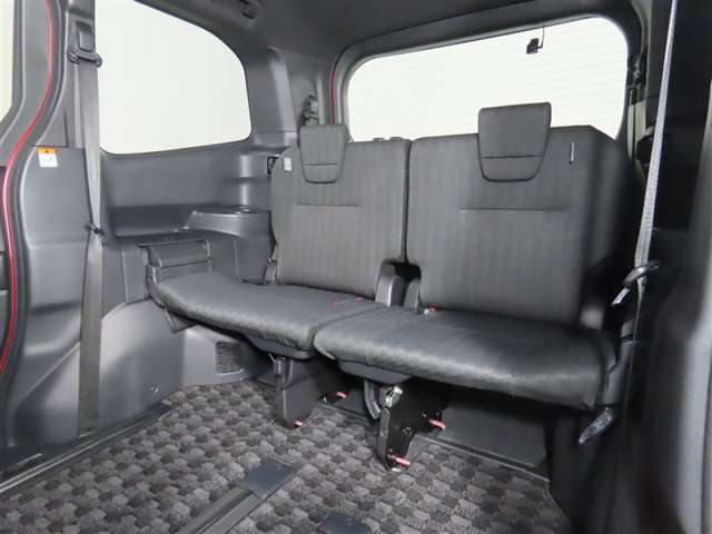 Toyota Noah 12