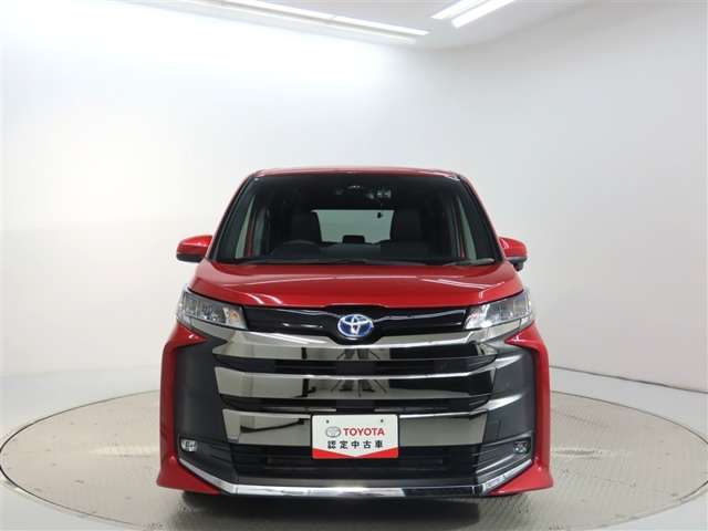 Toyota Noah 5