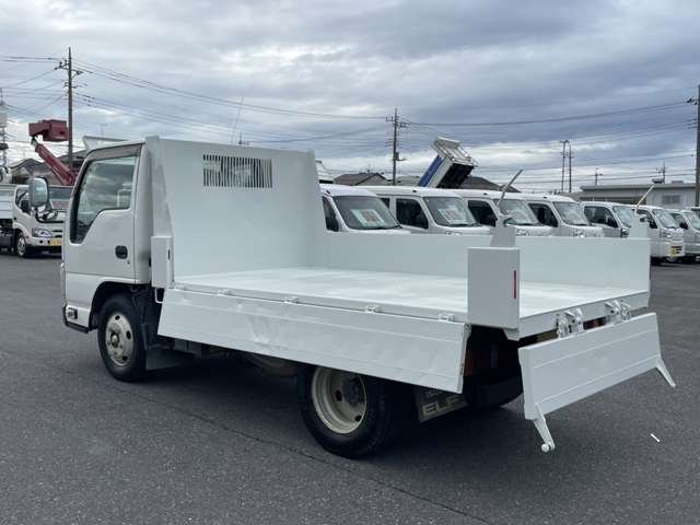 Isuzu Elf 12
