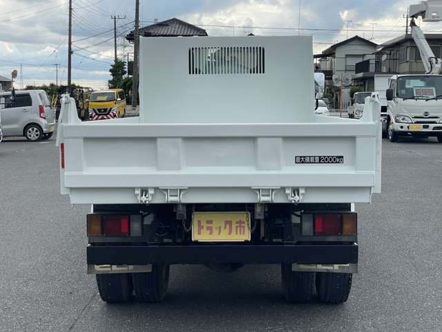 Isuzu Elf 6