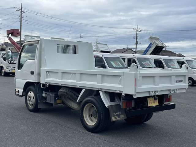 Isuzu Elf 7
