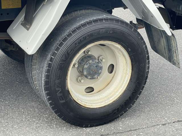 Isuzu Elf 10
