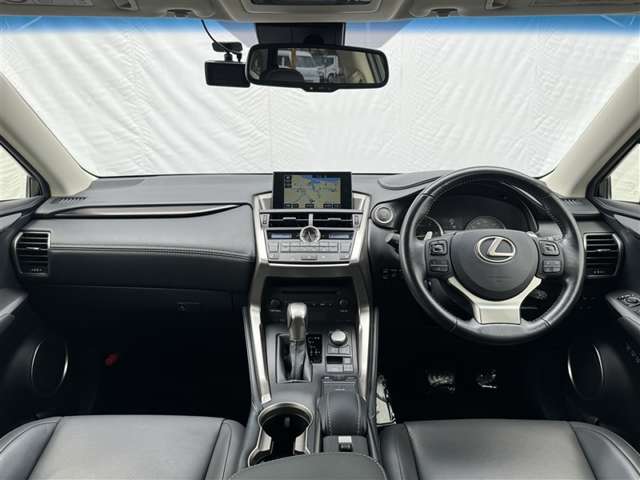 Lexus NX 3