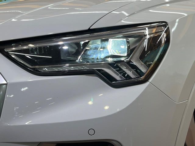 Audi Q3 12
