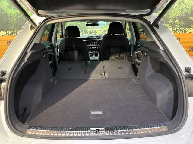 Audi Q3 10