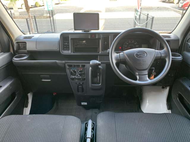 Daihatsu Hijet Cargo 8