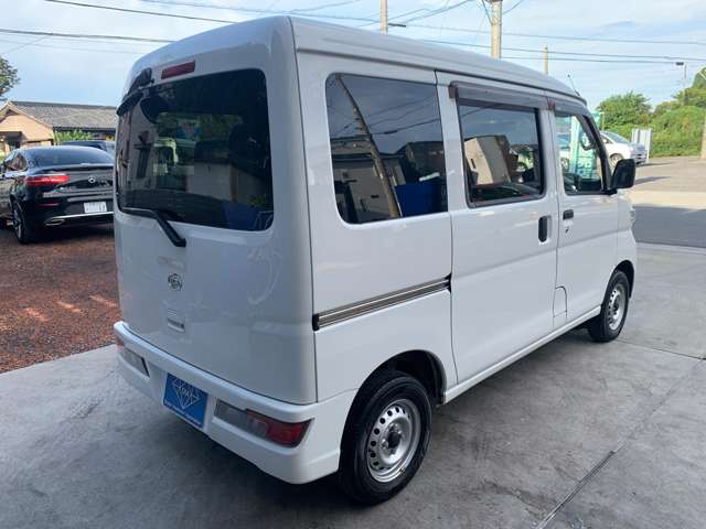 Daihatsu Hijet Cargo 10