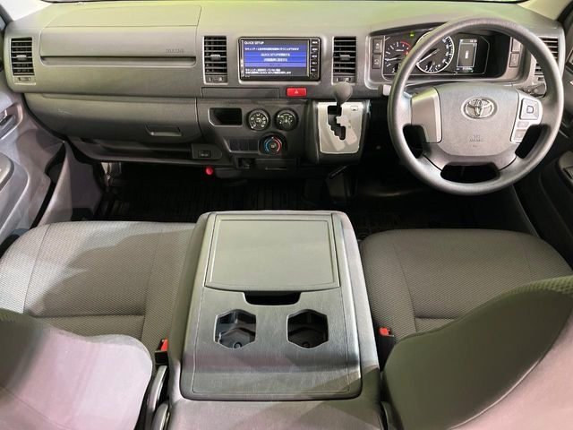 Toyota Hiace Van 2