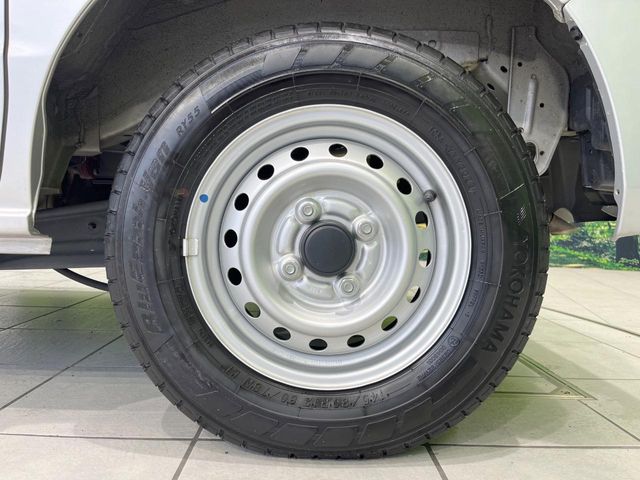 Nissan NV100 Clipper 11