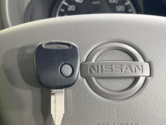 Nissan NV100 Clipper 6