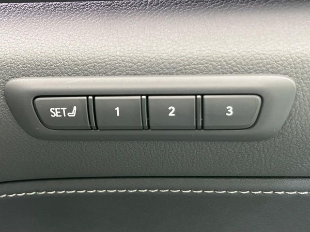 Lexus NX 7