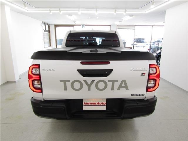 Toyota Hilux 6