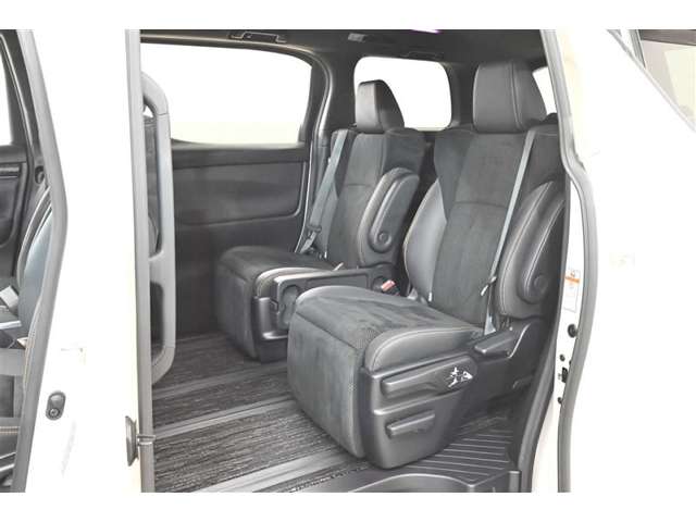 Toyota Alphard 12