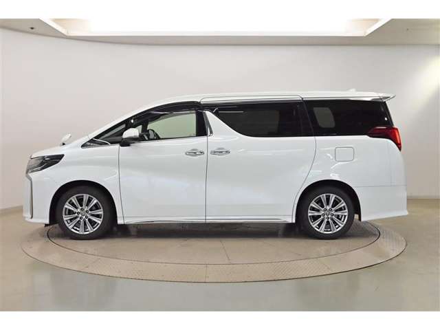 Toyota Alphard 5