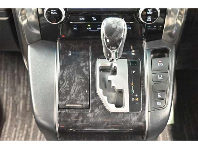 Toyota Alphard 7