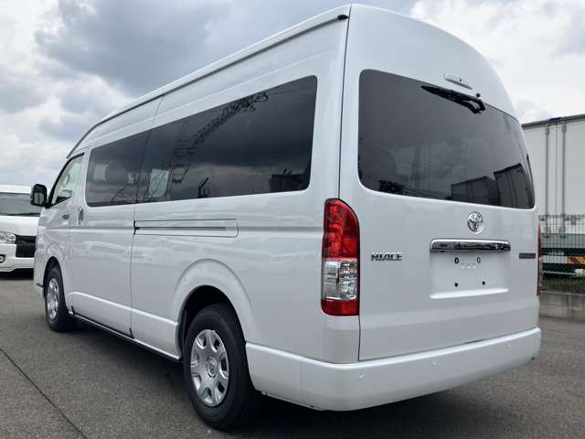 Toyota Hiace 12