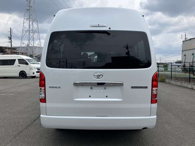 Toyota Hiace 8