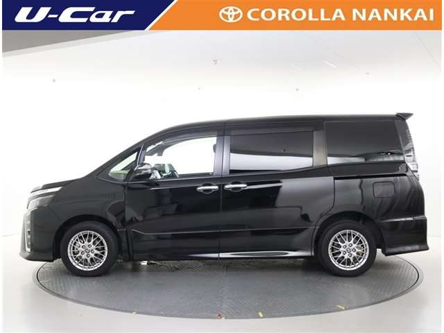 Toyota Voxy 2