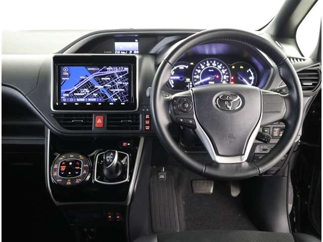 Toyota Voxy 4