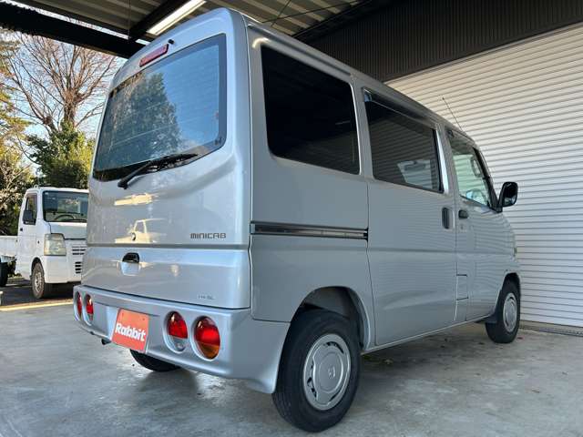 Mitsubishi Minicab Van 2