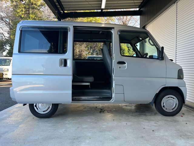 Mitsubishi Minicab Van 8