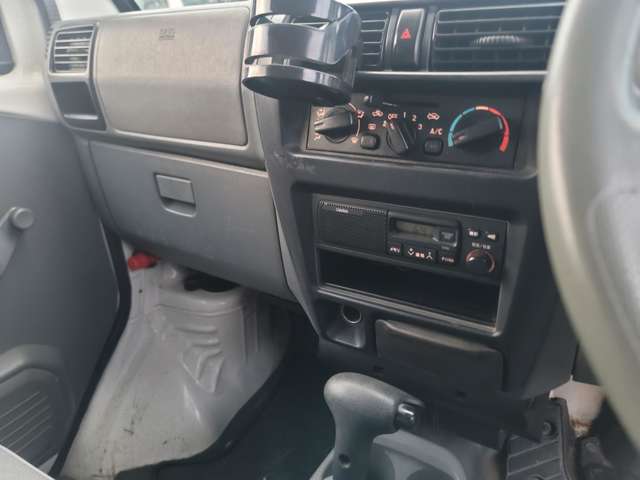 Mitsubishi Minicab Van 9
