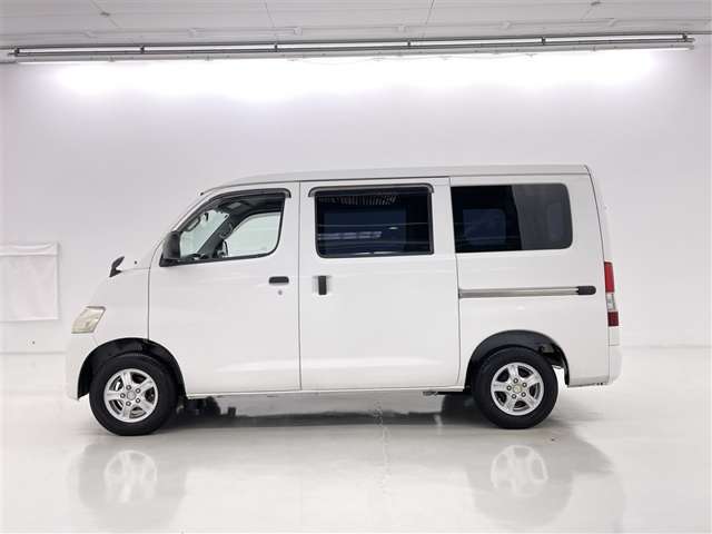 Toyota Light Ace Van 5