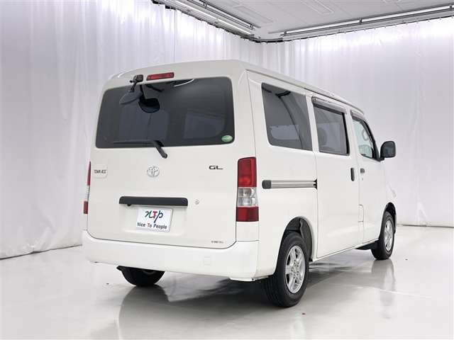 Toyota Light Ace Van 7