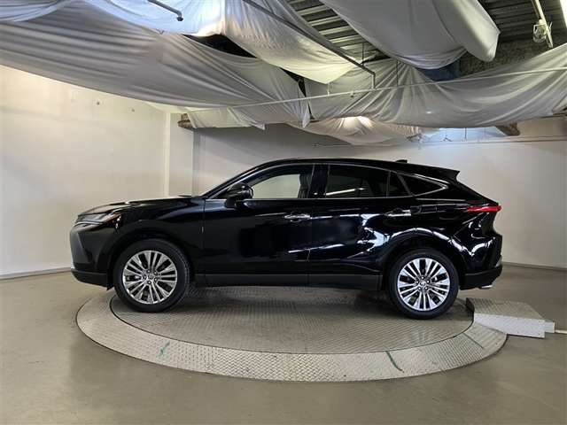Toyota Harrier 4