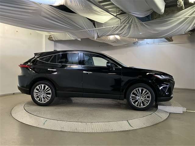 Toyota Harrier 5