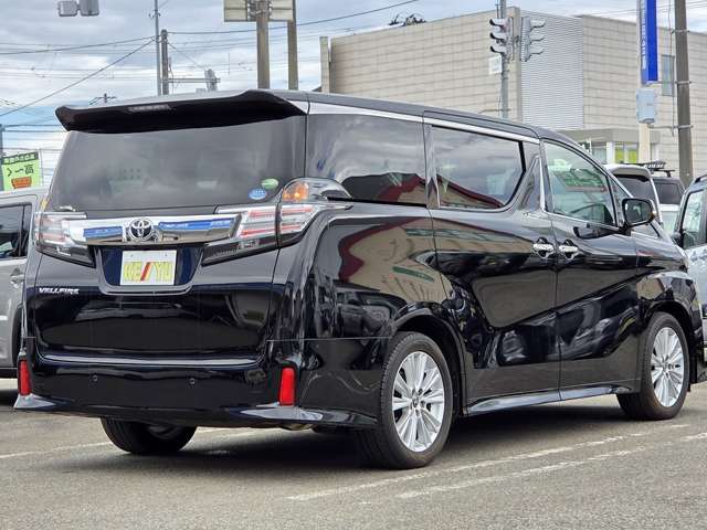 Toyota Vellfire 6