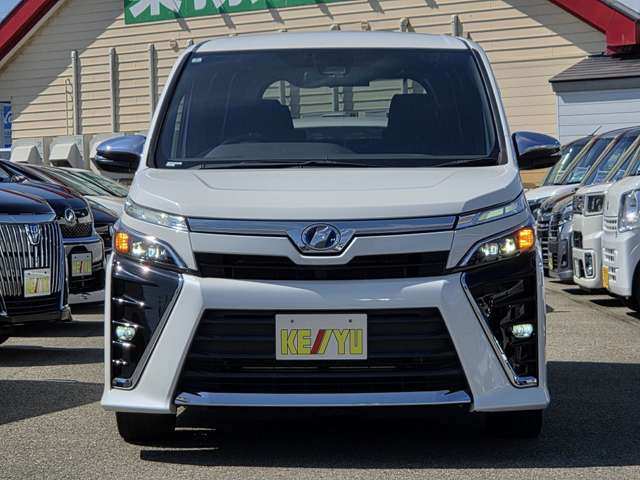 Toyota Voxy 9