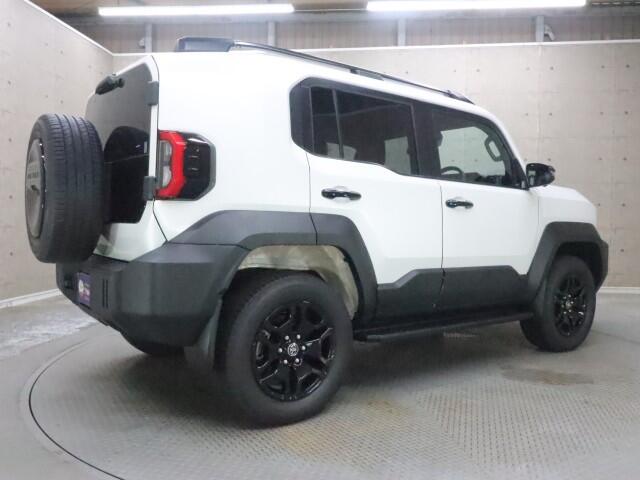 Toyota Land Cruiser FJ 3