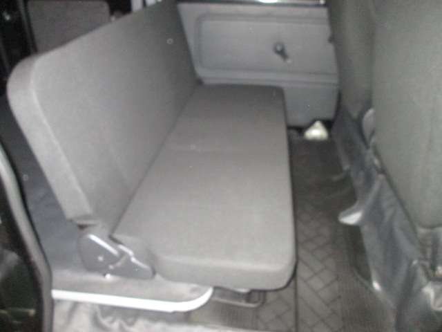 Daihatsu Hijet Cargo 12