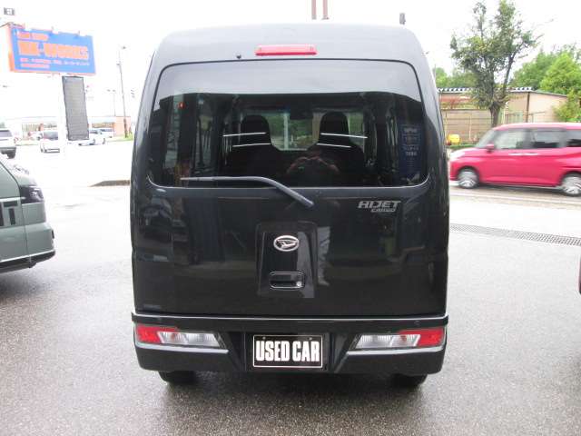 Daihatsu Hijet Cargo 8