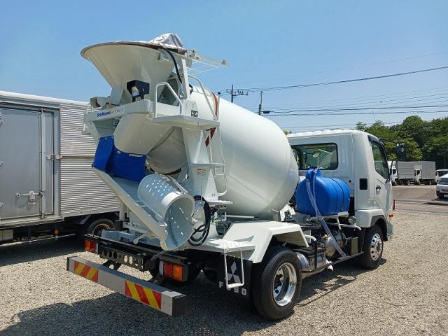 Mitsubishi Fuso Fighter 2